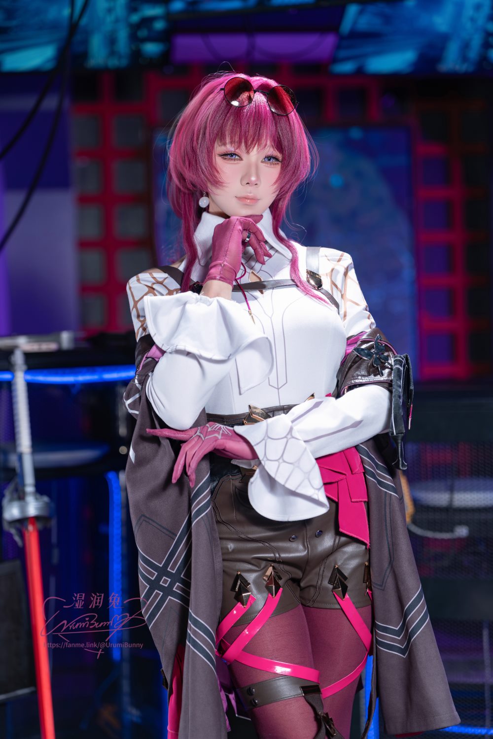 作品,都市,COS,制服,短裤,白色,coser,2026,团子,视觉,二次元,星穹铁道,崩坏,咬一口兔娘,黏黏团子兔,卡芙卡