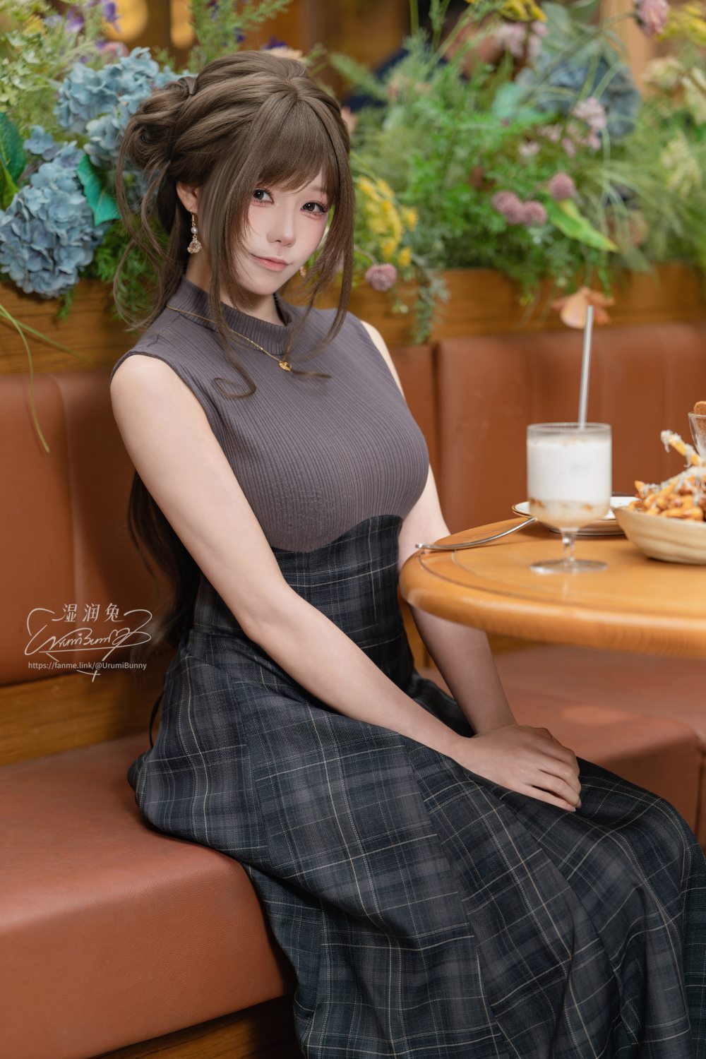 作品,都市,长裙,经典,团子,咬一口兔娘,黏黏团子兔,网友咖啡馆,针织上衣,格纹长裙