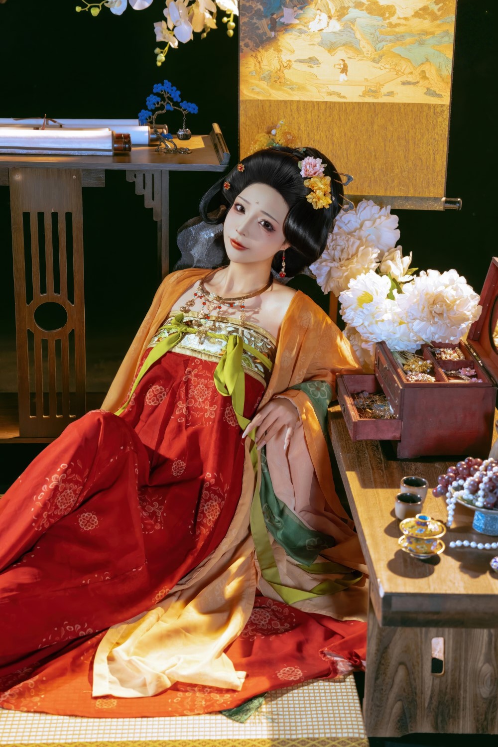 模特,粉色,白色,蓝色,yuuhui玉汇,红色齐胸襦裙,白色团花,杏色大袖衫,唐宫夜宴
