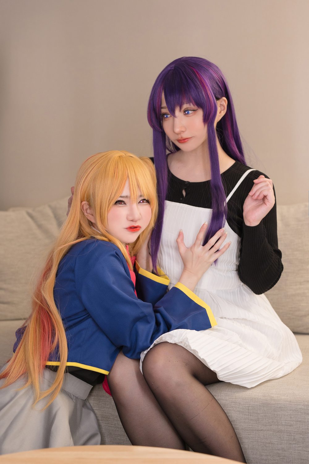 丝袜,COS,连衣裙,短裙,少女,黑色,校服,coser,金发,黑色丝袜,外套,蝴蝶结,可爱,w,B,Sally,Dorasnow,马来西亚,蓝黄镶边的校服外套,灰色短裙