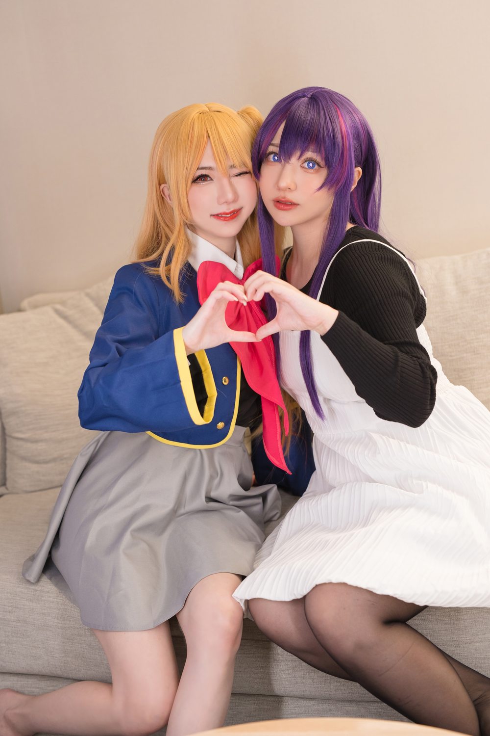 丝袜,COS,连衣裙,短裙,少女,黑色,校服,coser,金发,黑色丝袜,外套,蝴蝶结,可爱,w,B,Sally,Dorasnow,马来西亚,蓝黄镶边的校服外套,灰色短裙