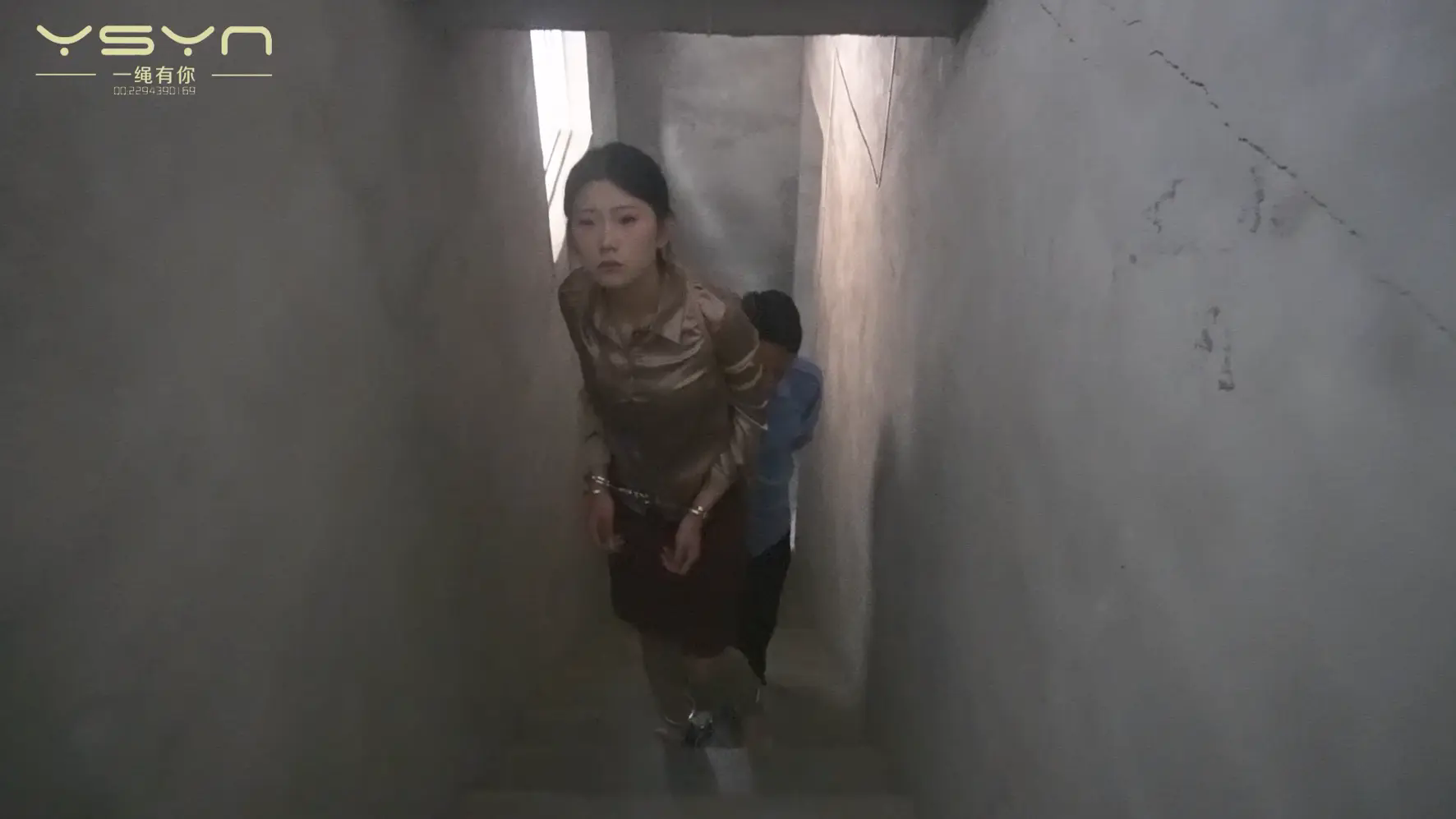挣扎,女犯,牢房,押解