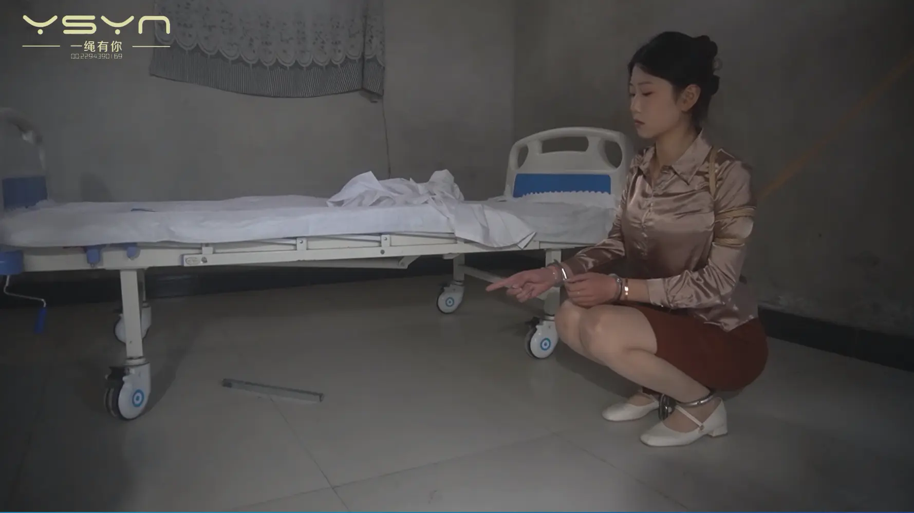 挣扎,女犯,牢房,押解