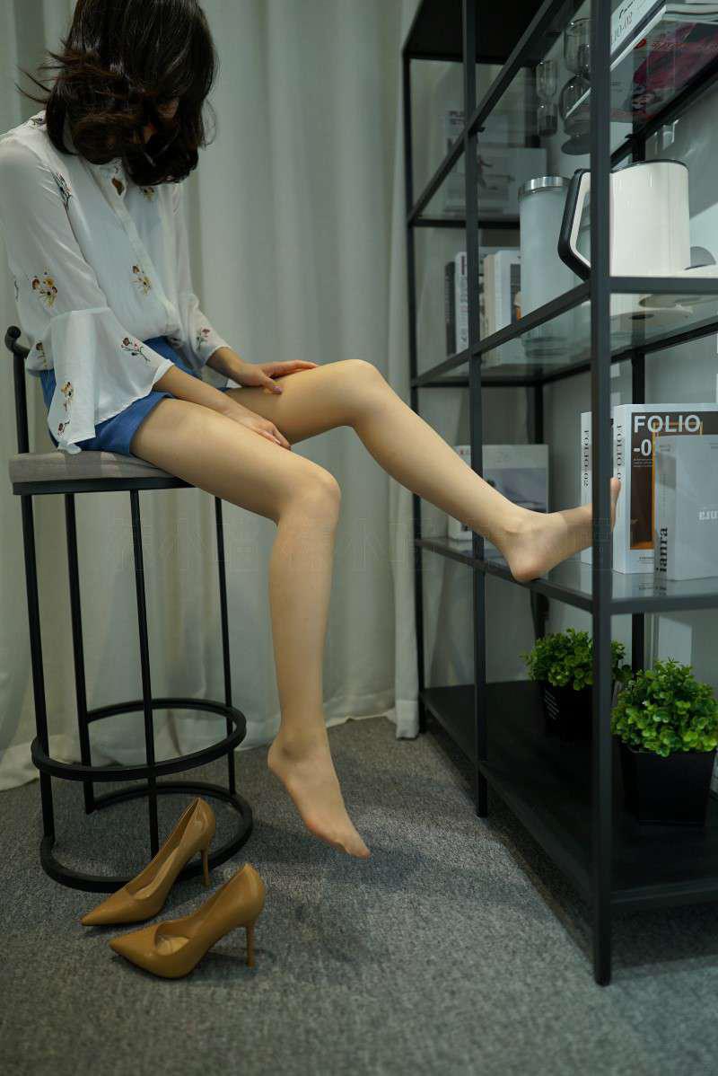 w,it,Kitty,KittyWawa袜小喵,袜小喵,高高在上