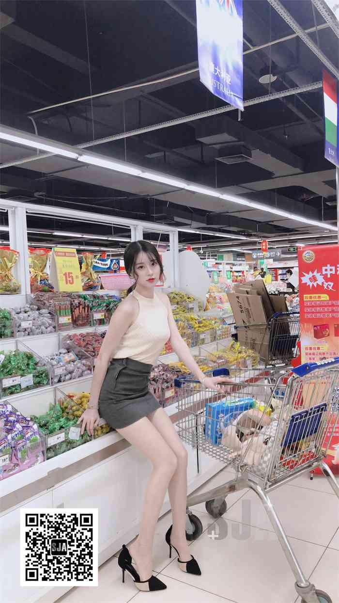高跟鞋,都市,闺蜜,短裙,高跟,日常,黑色,女性,尖头高跟鞋,灰色短裙,优雅,闺蜜视角,黑色尖头高跟鞋,SJA佳爷