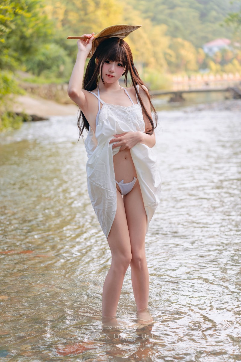 咬一口兔娘(黏黏团子兔) 八月订阅《溯溪之夏》恋爱循环 团子,咬一口兔娘,黏黏团子兔,黏黏团子,溯溪之夏,恋爱循环