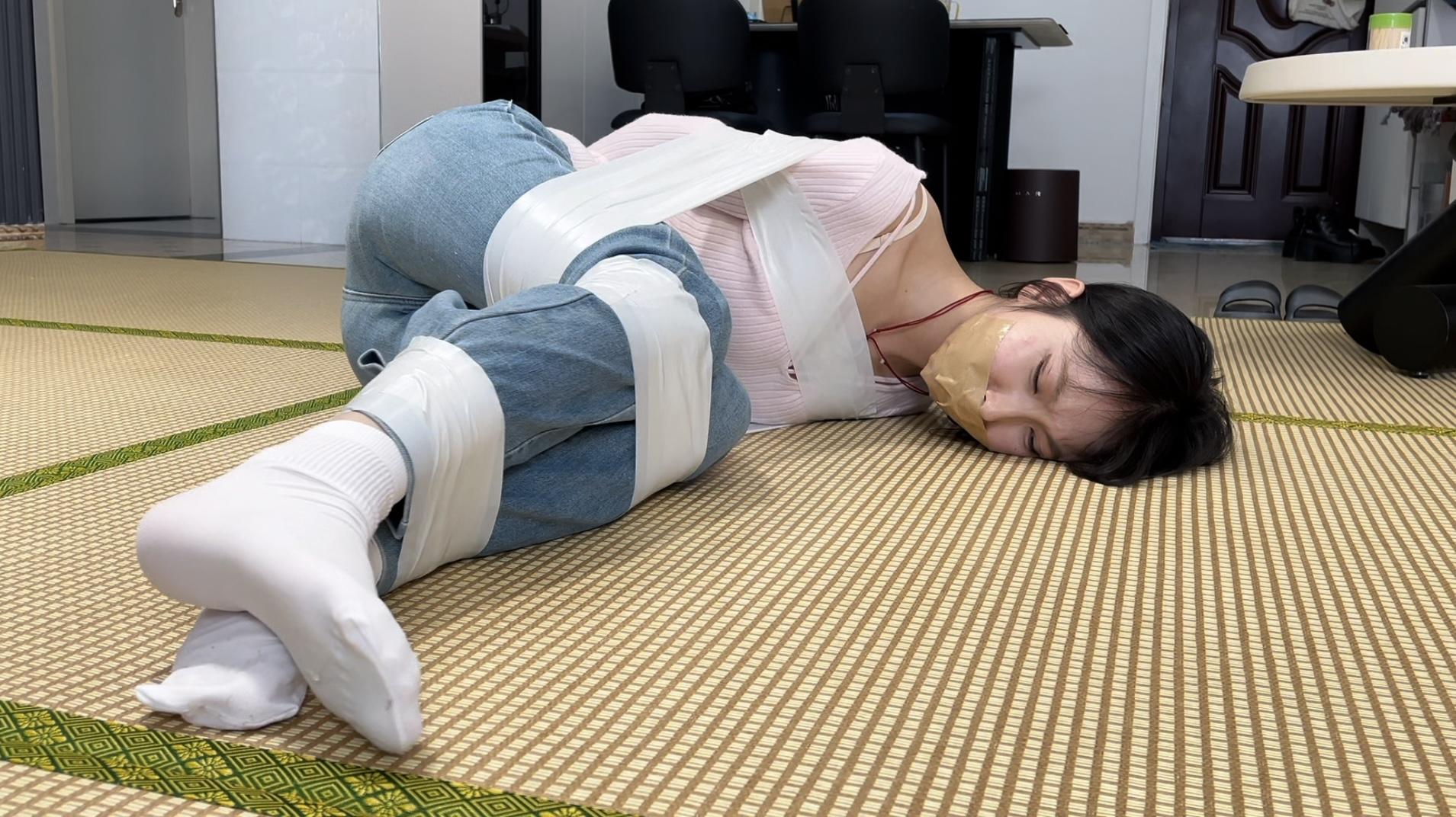 【缚艺录】【小羽】白袜与双重封嘴,驷马下的小羽,有点“可爱” 驷马,封嘴,白袜,缚艺录,双重封嘴,可爱,小羽