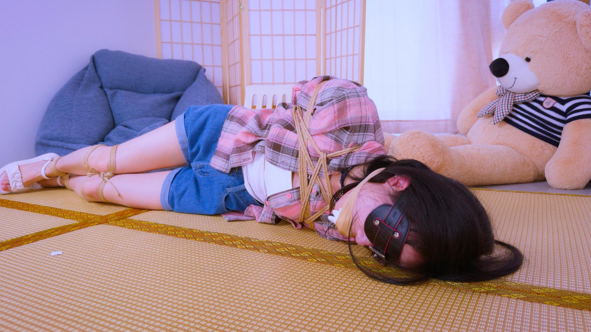 【悠米】女大学生的裸足捆绑体验,裸足+白袜+丝袜塞嘴 捆绑,丝袜,体验,裸足,白袜,学生,捆绑体验,裸足+白袜,丝袜塞嘴,塞嘴,大学生,女大学生,女大