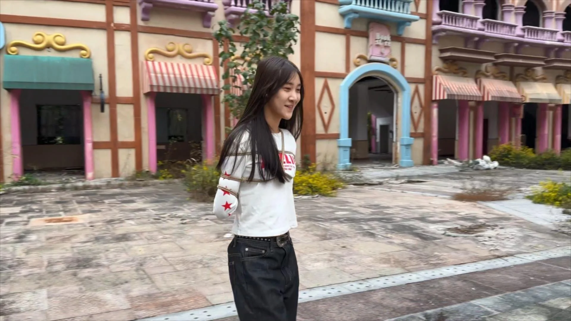 探秘(下) 美女,涵汐,探秘,废弃街区