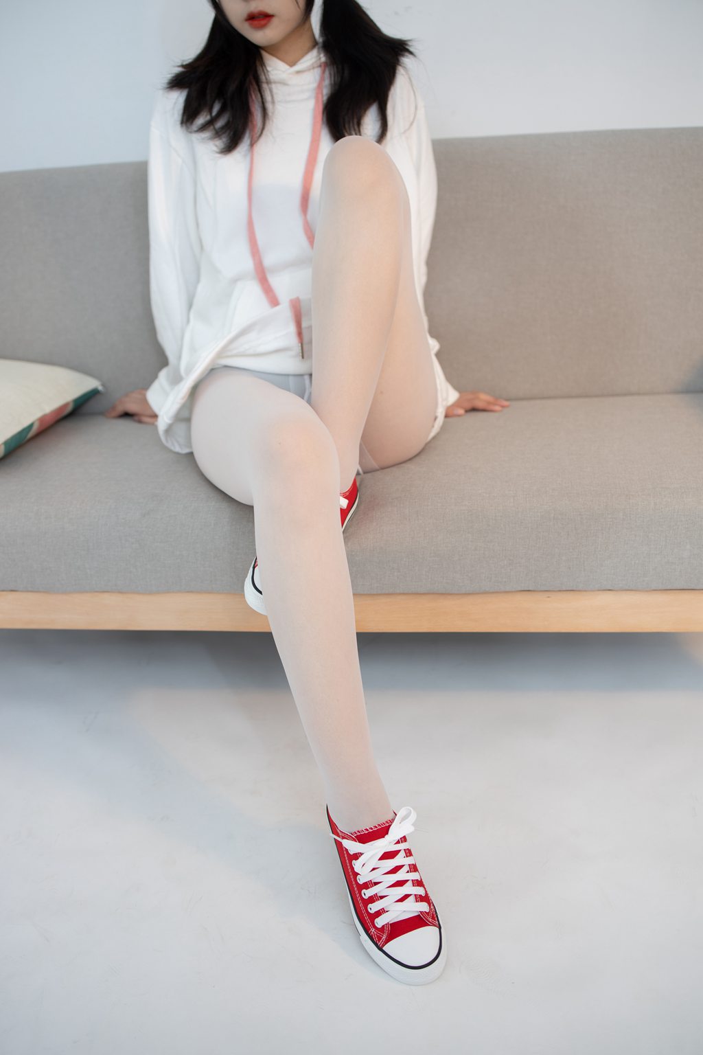 森萝财团写真 JKFUN-040《红色帆布鞋定制》13D白丝 小夜 白丝,帆布鞋,布鞋,定制,红色,写真,森萝财团写真,森萝财团,小夜,JKFUN,红色帆布鞋