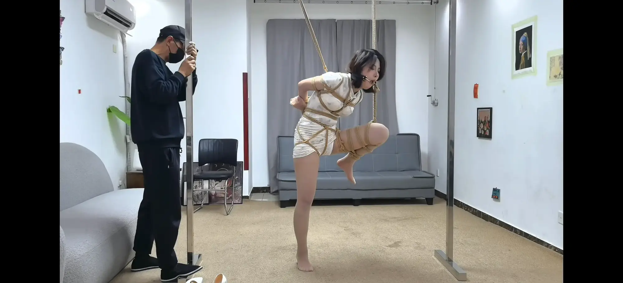安安单腿吊挠脚心 模特,工作室,挠脚心,挠脚,脚心,定拍,单腿吊,单腿,金宝工作室,安安,金宝