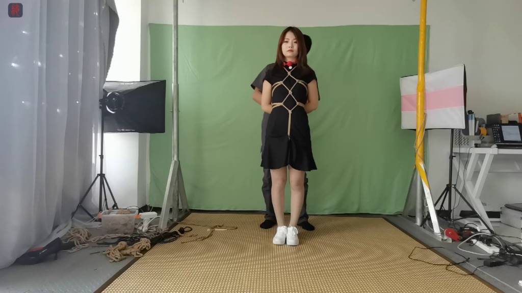 爱跳舞的小九妹口球龟甲缚，递进式捆绑，绳艺韩舞才艺展示