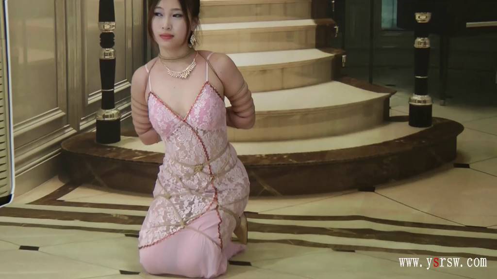 子怡礼服细绳五花KB