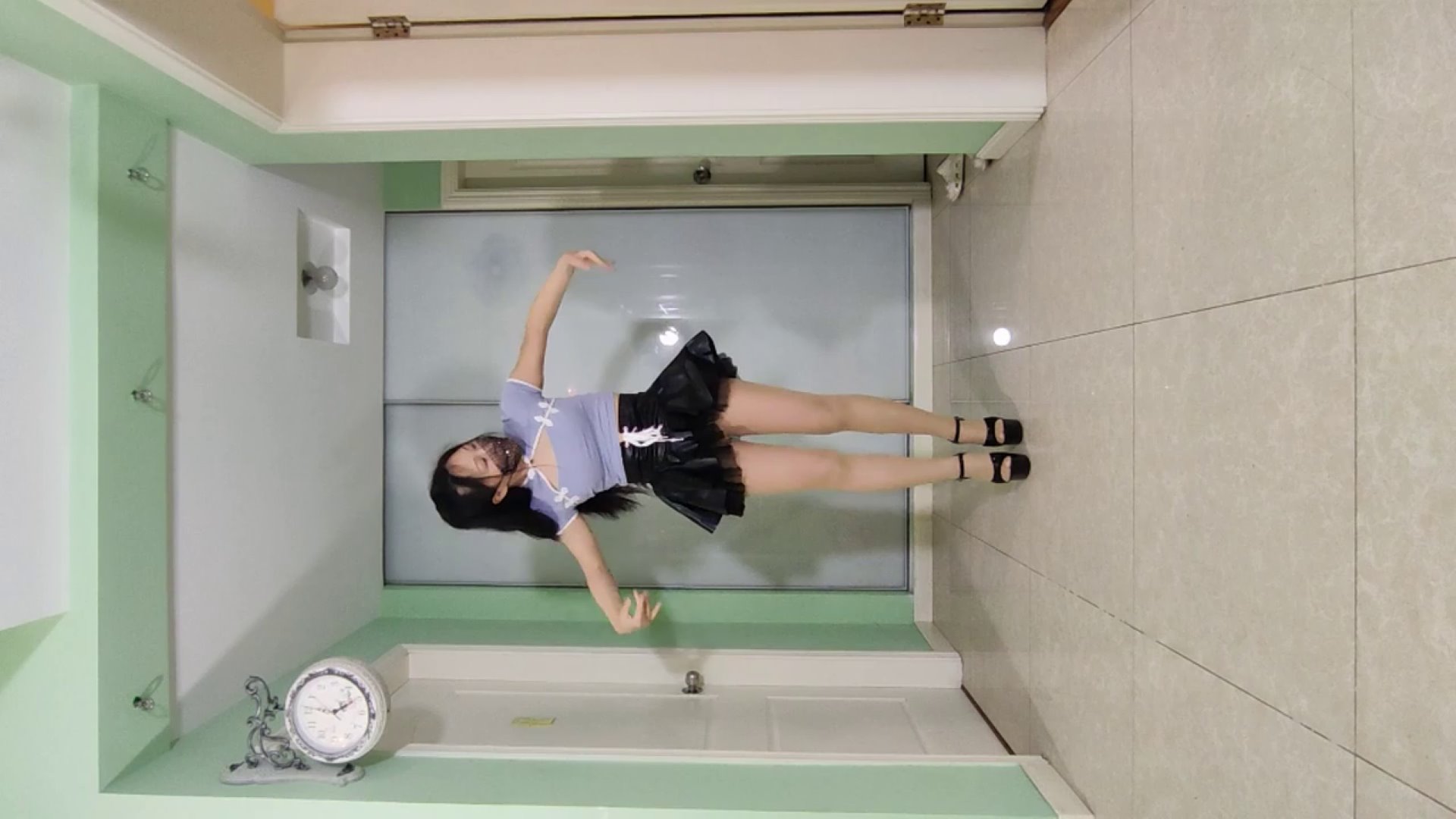虐狗女丝袜捆绑封嘴丝袜套头