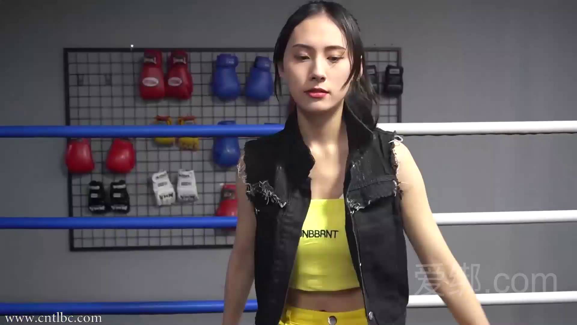 TLBC-FF08-Ting VS 3 美女相互搏击互害