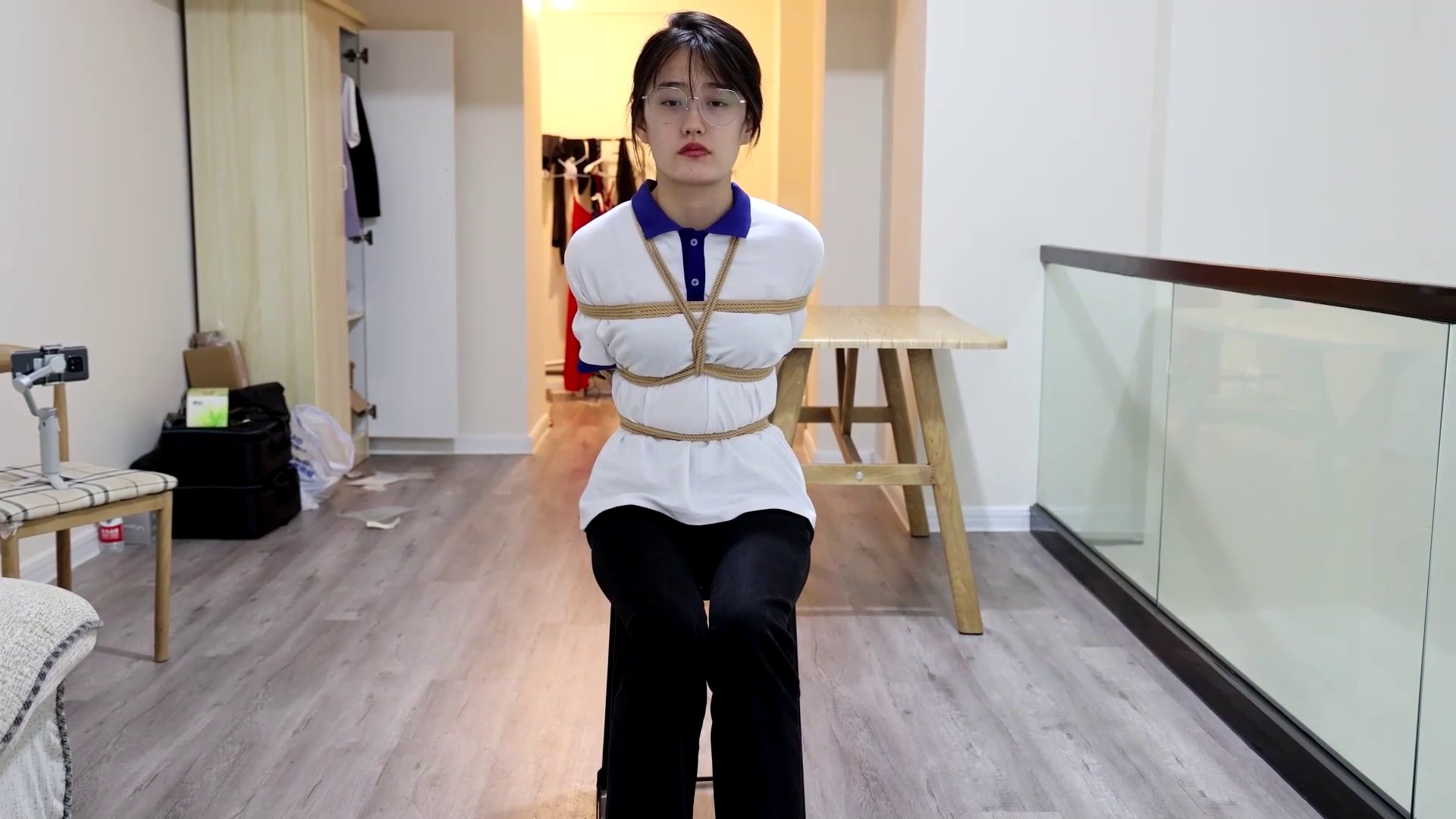 半袖校服眼镜小妹的特殊实习第一季