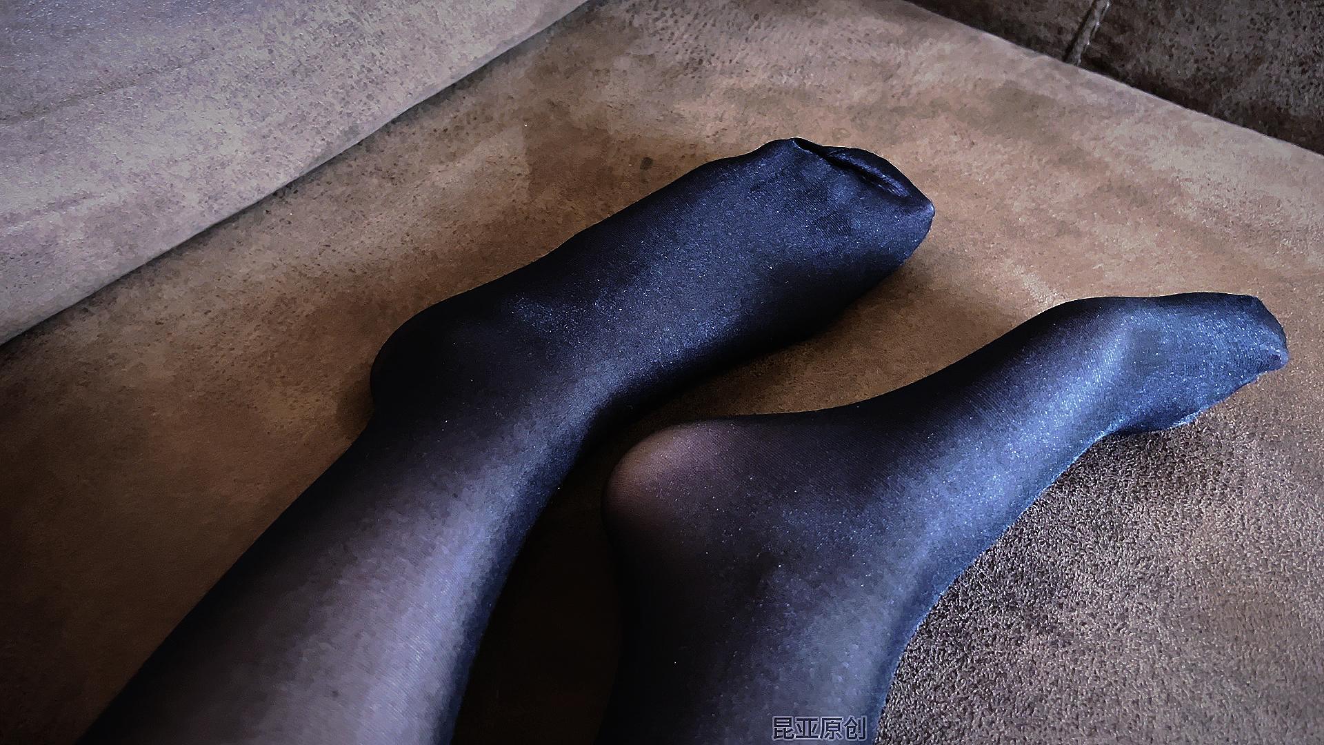 【昆亚原创】尾随死库水游泳教练