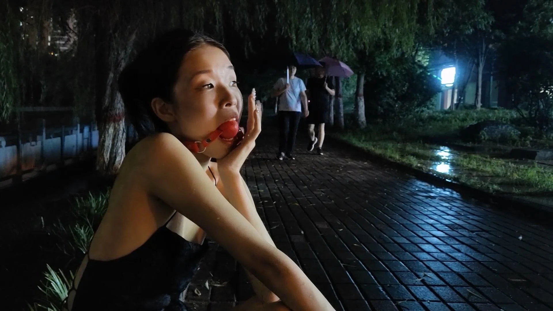 一绳所爱定拍，陈婧舒户外，10cm高跟，扎带捆拇指，散步逛街戴口球