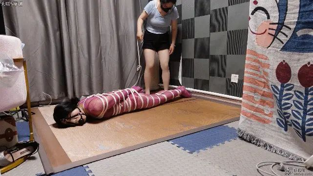 连体丝袜紧缚捆绑训练