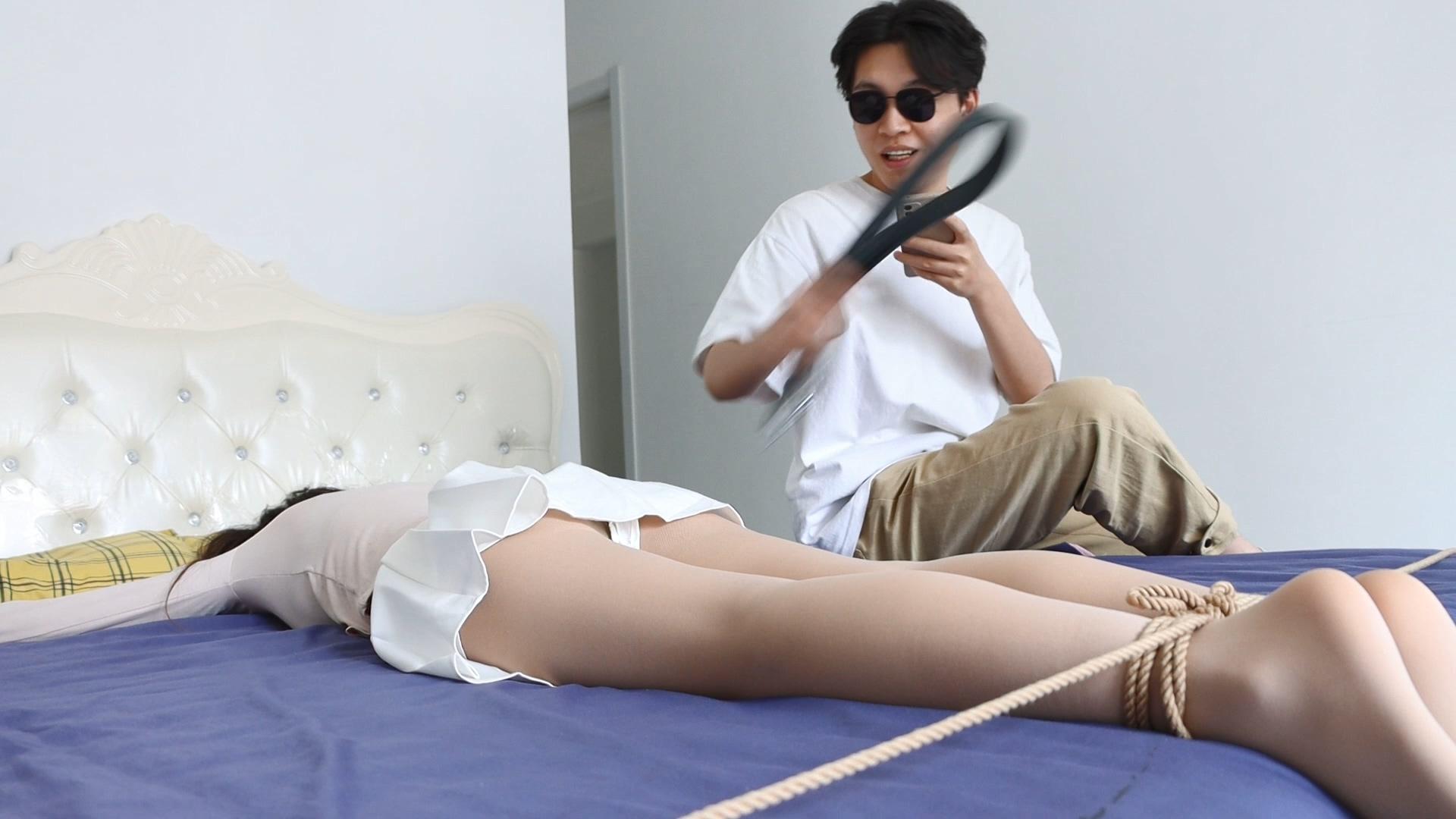 柳洋主演DID剧情片《少妇家暴危机》（下）美貌少妇惨遭老公酷刑拷问痛苦放置全包！
