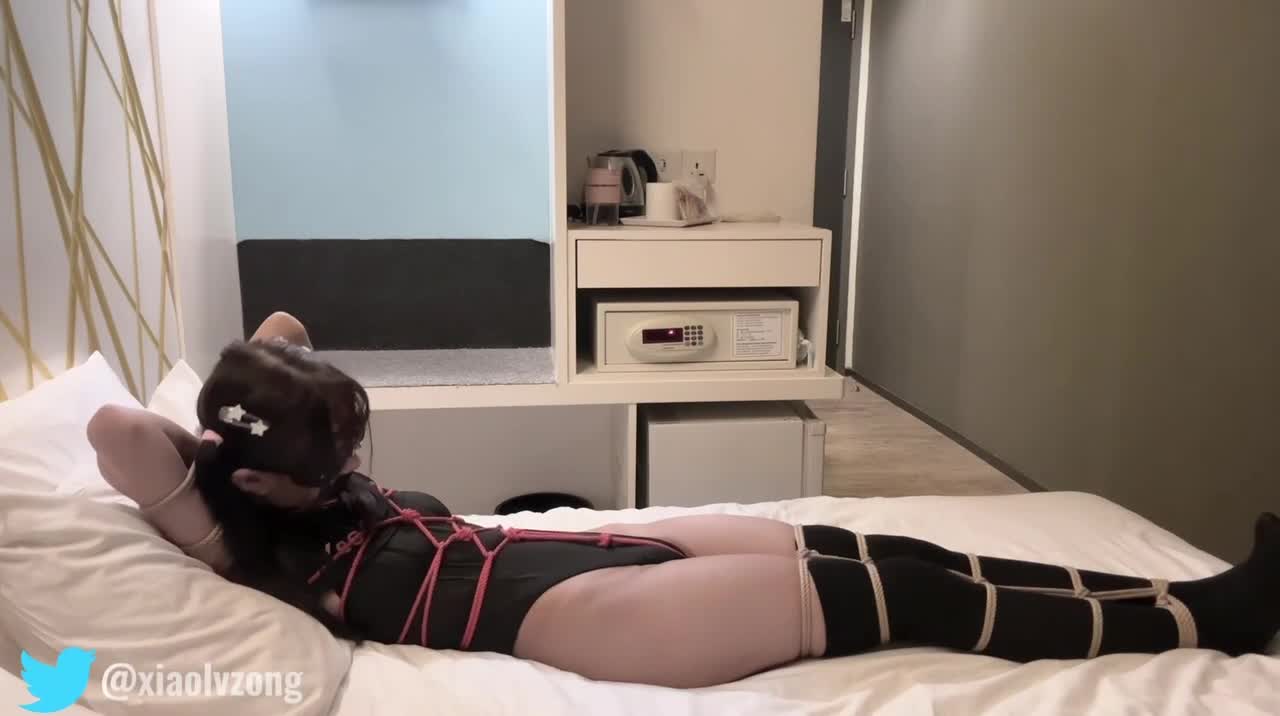 小鱼红绳衣初尝郊狼电击片ZDB