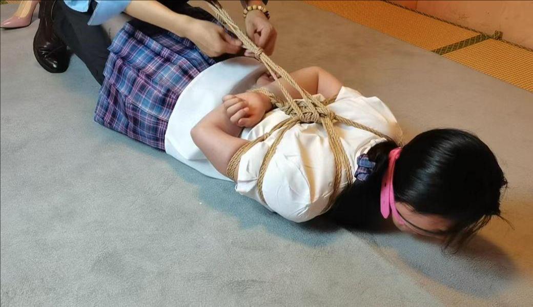 紫涵 极限紧缚放置