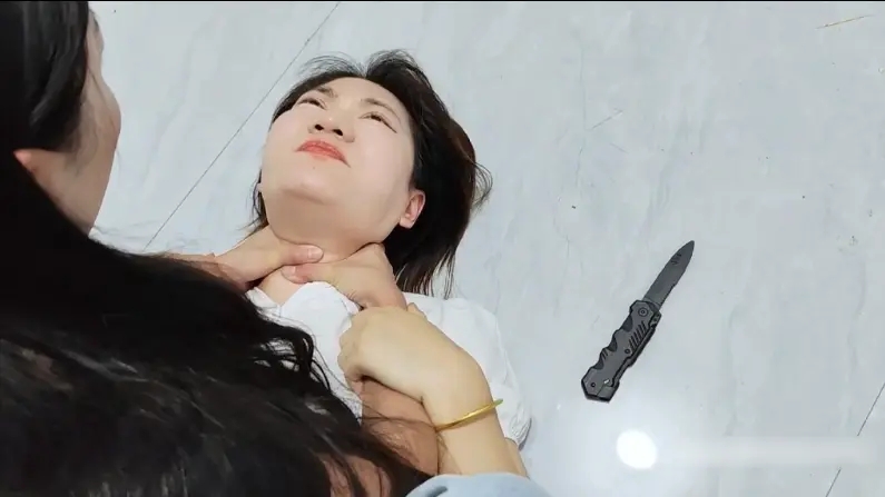 安然原创 女贼入室抢劫被反