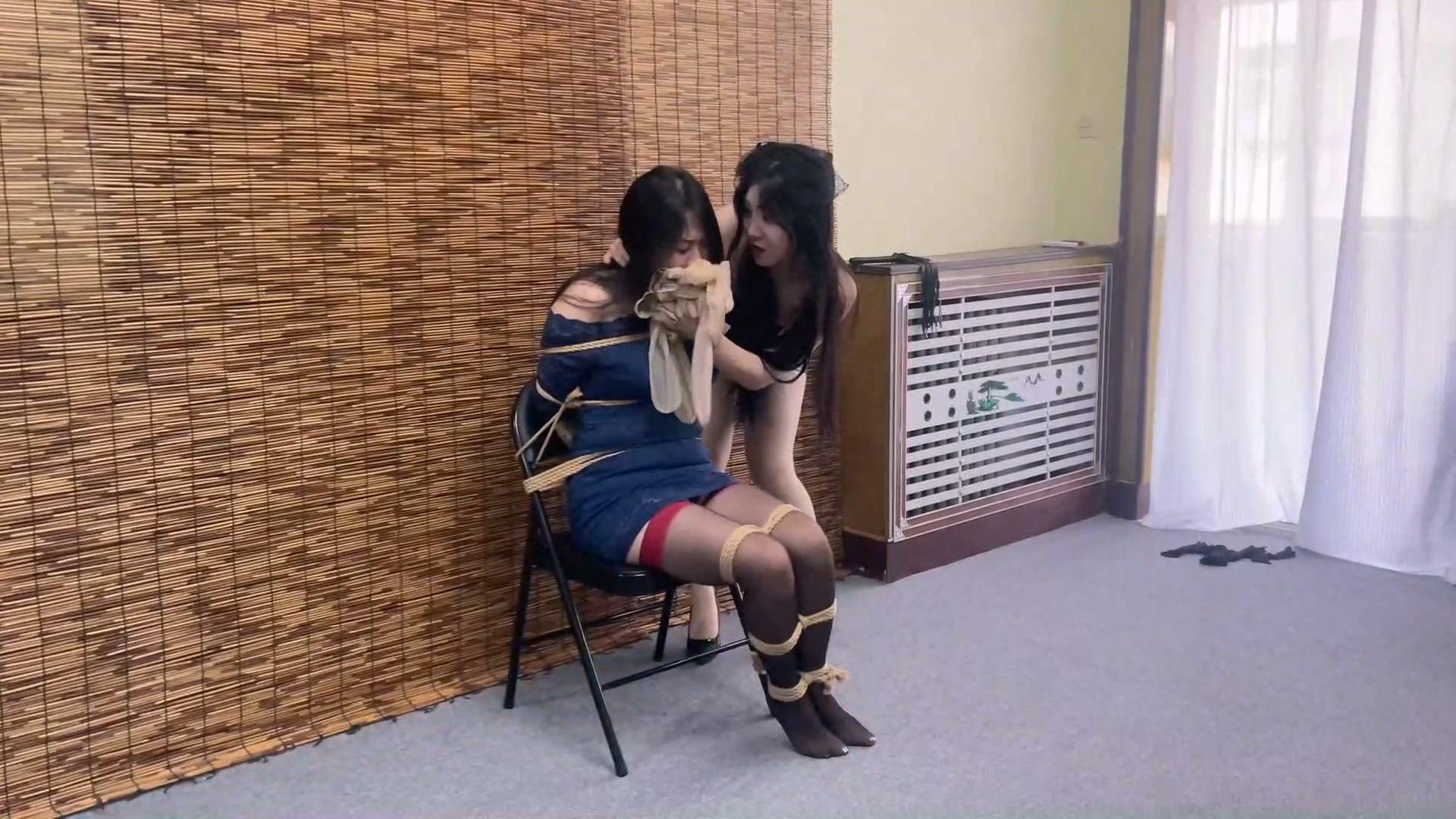 《遗产风波 中》母女逃脱遭遇意外，幕后黑手浮出水面，李然惨遭吴晗多重丝袜蒙堵猿轡