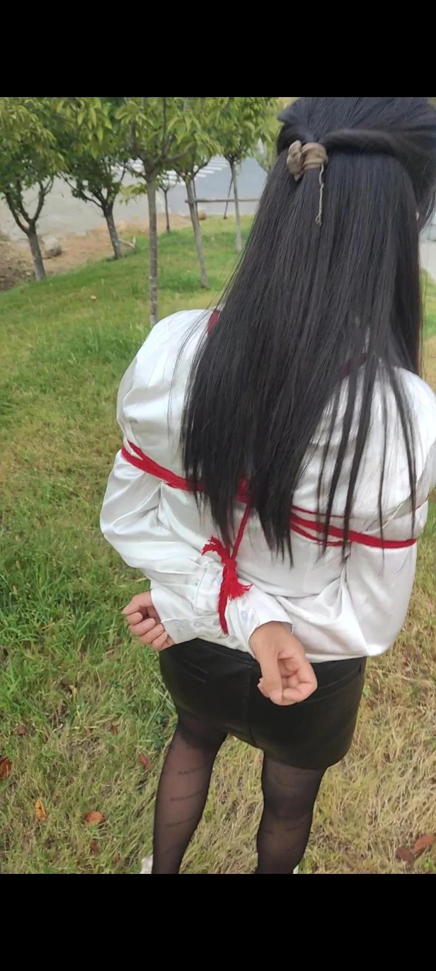 白天 户外捆绑