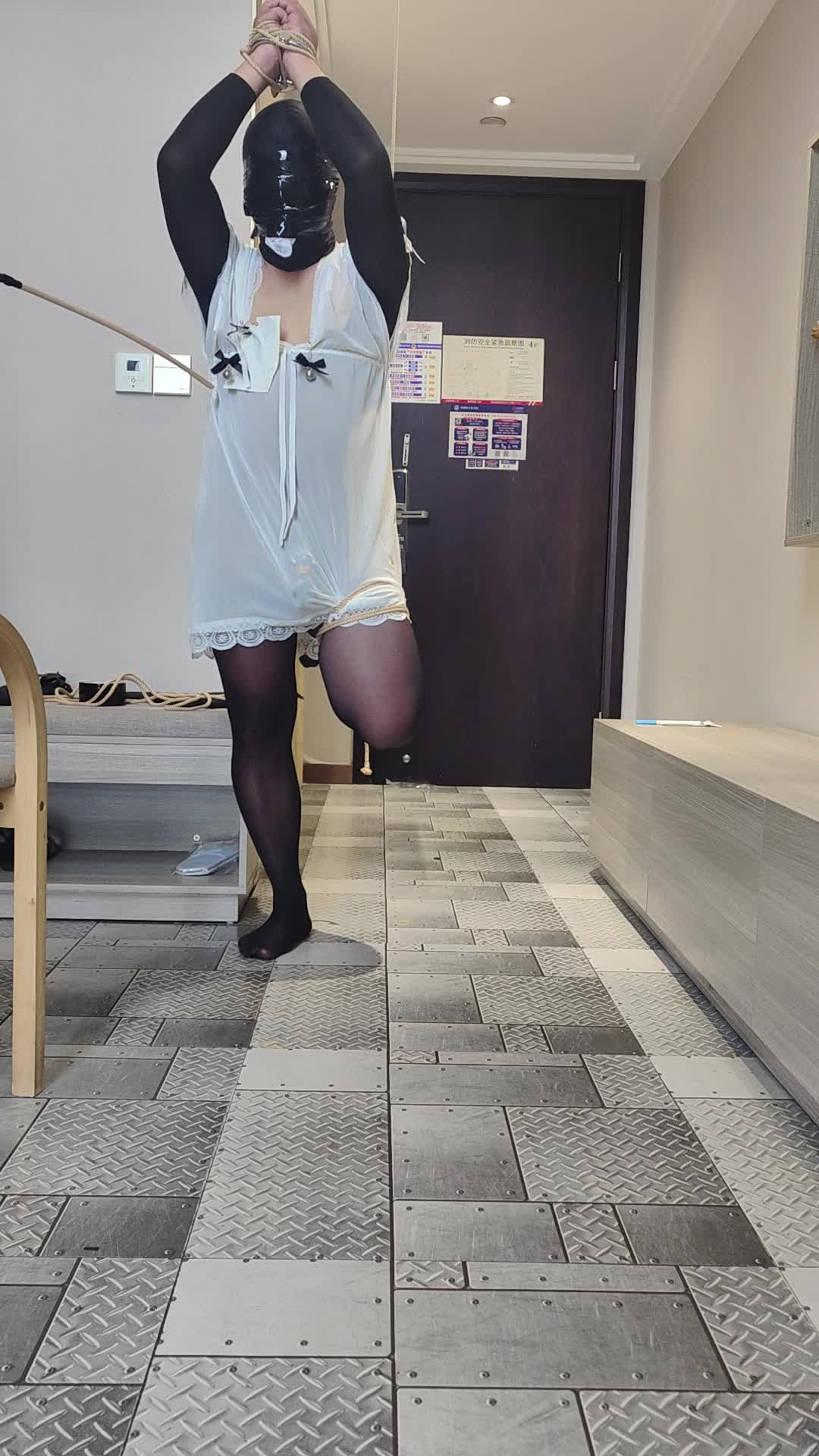 伪娘男M首约安妮女王