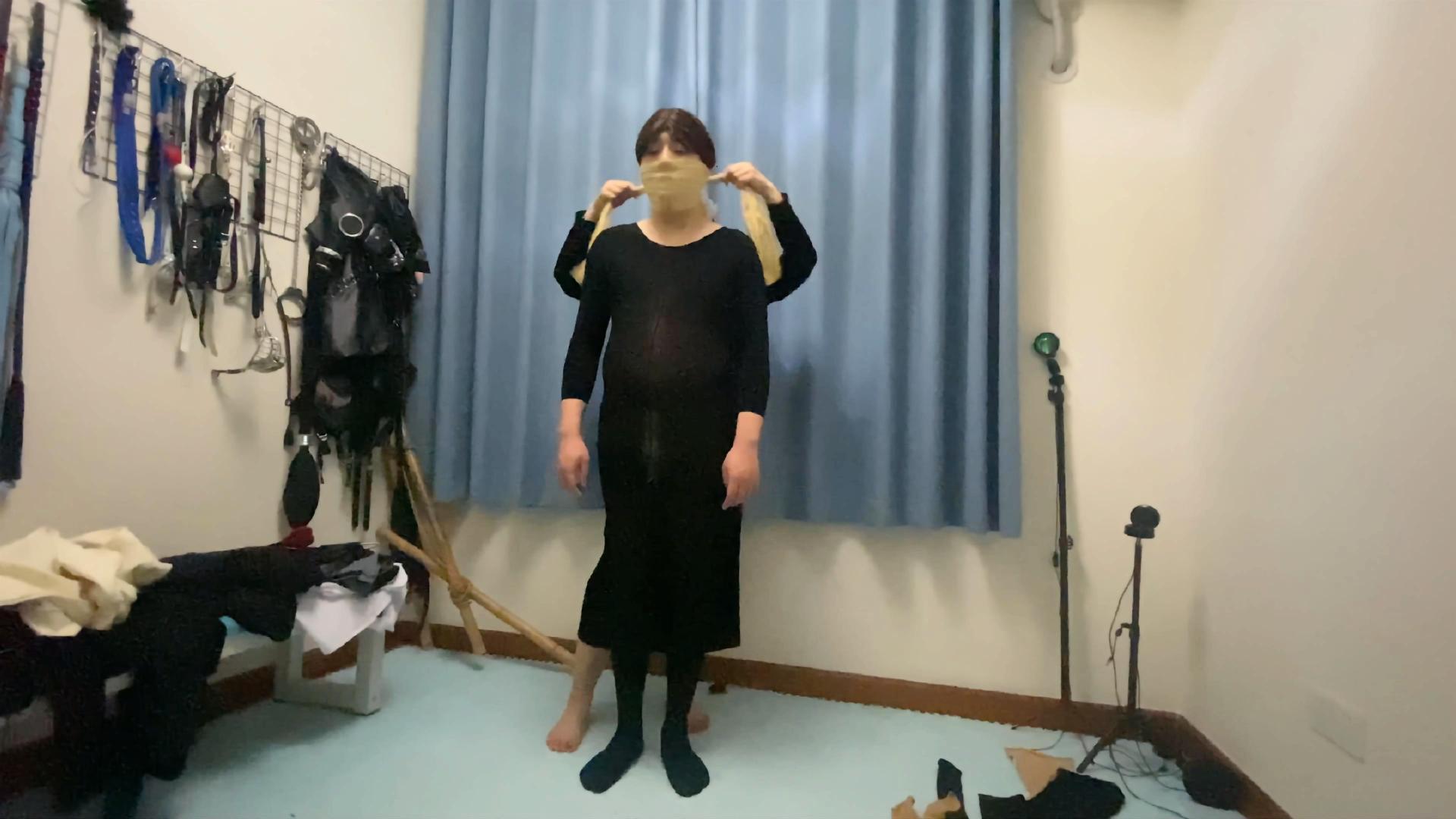 丝袜伪娘全包，把放到里面去小男娘闷绝地狱