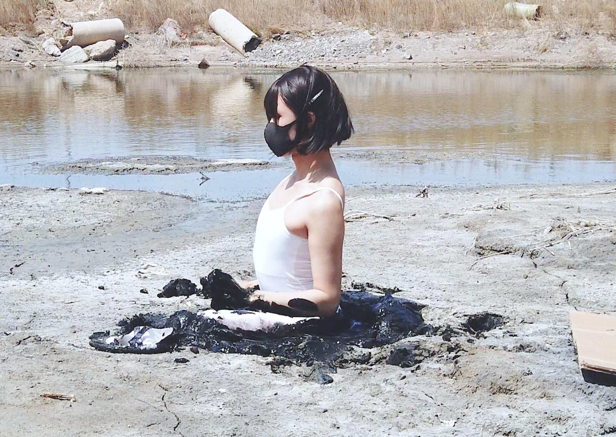 白丝舞蹈服踩泥陷泥 2