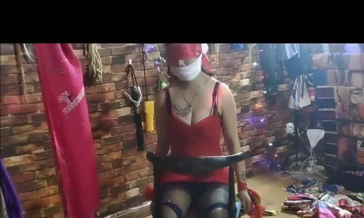 丝绸坐绑多重蒙面ZHI吸 多重蒙头折磨