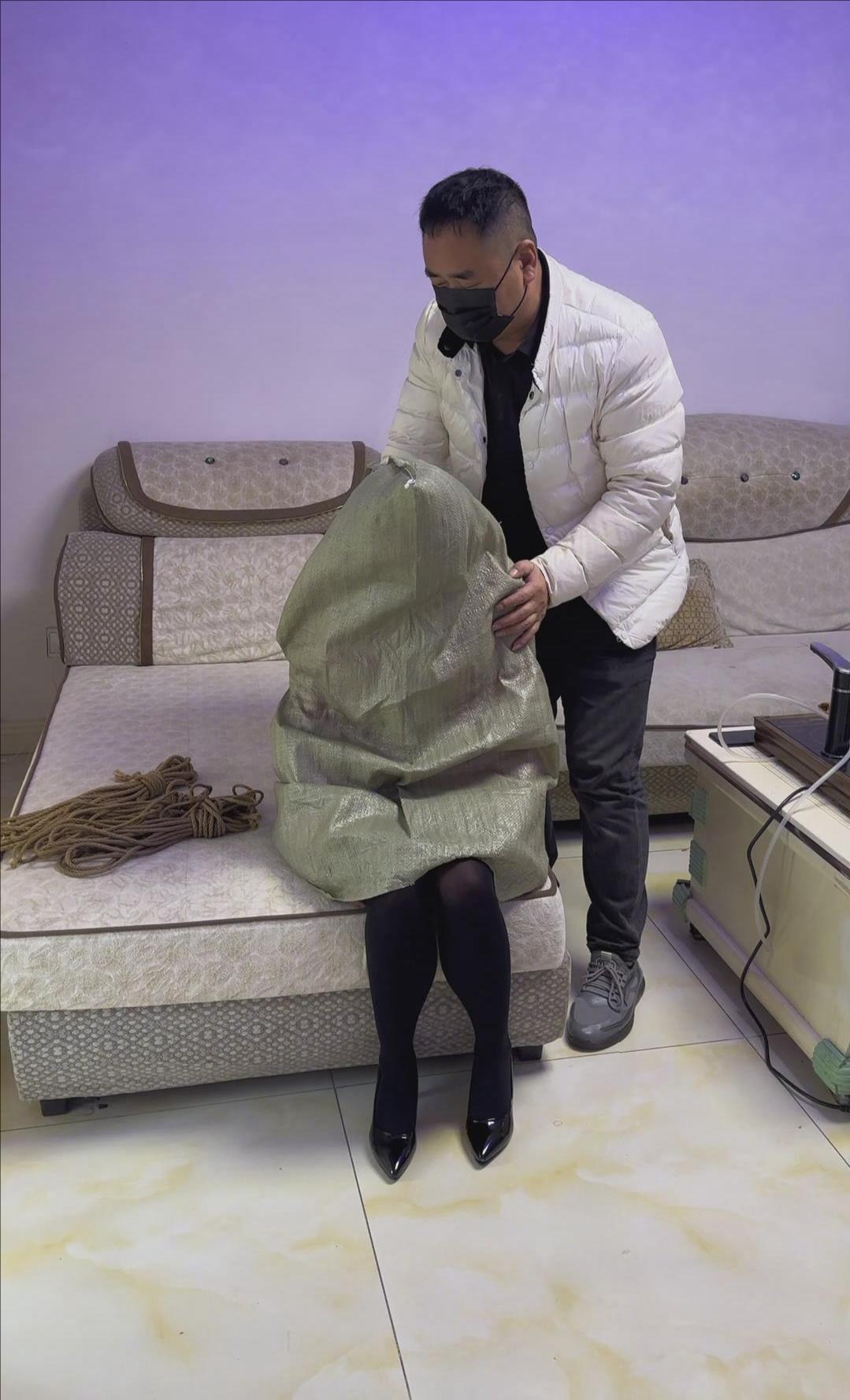 清洁小哥报复女经理，，2