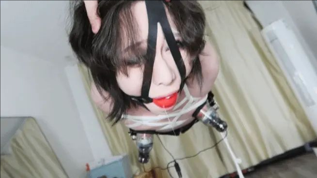 面具女登场！带锁禁欲了20天的沐沐，被挑逗无数次，只要坚持100下就可以不用带锁一周哦，但是要是坚持不了100下那就继续带锁一个月咯！
