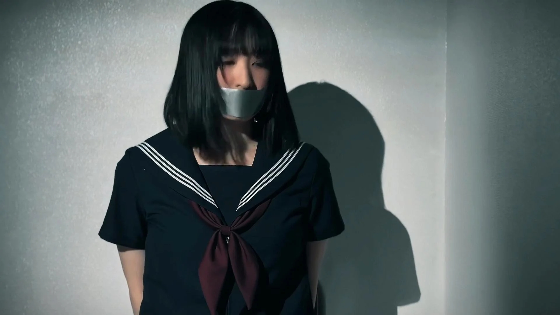 彼女は無事脱出できるのか眞中希愛脱出遊戯手錠拘束からの脱出短編サスペンス Can she escape to tied up handcuffs 闇バイト