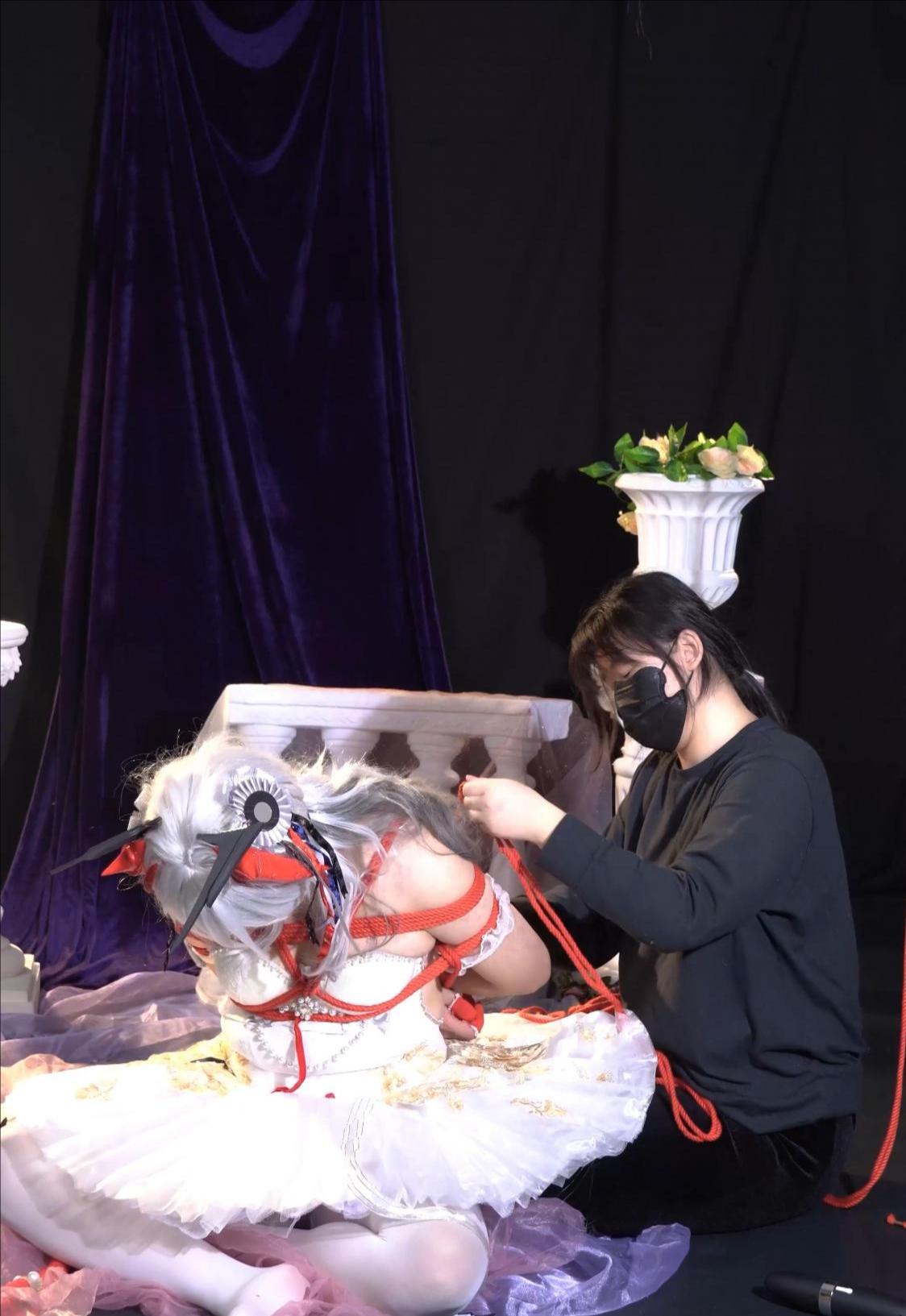 coser和女S的约玩 cosplay/紧缚/绳缚/口球/堵嘴/百合/放置/单腿吊/芭蕾