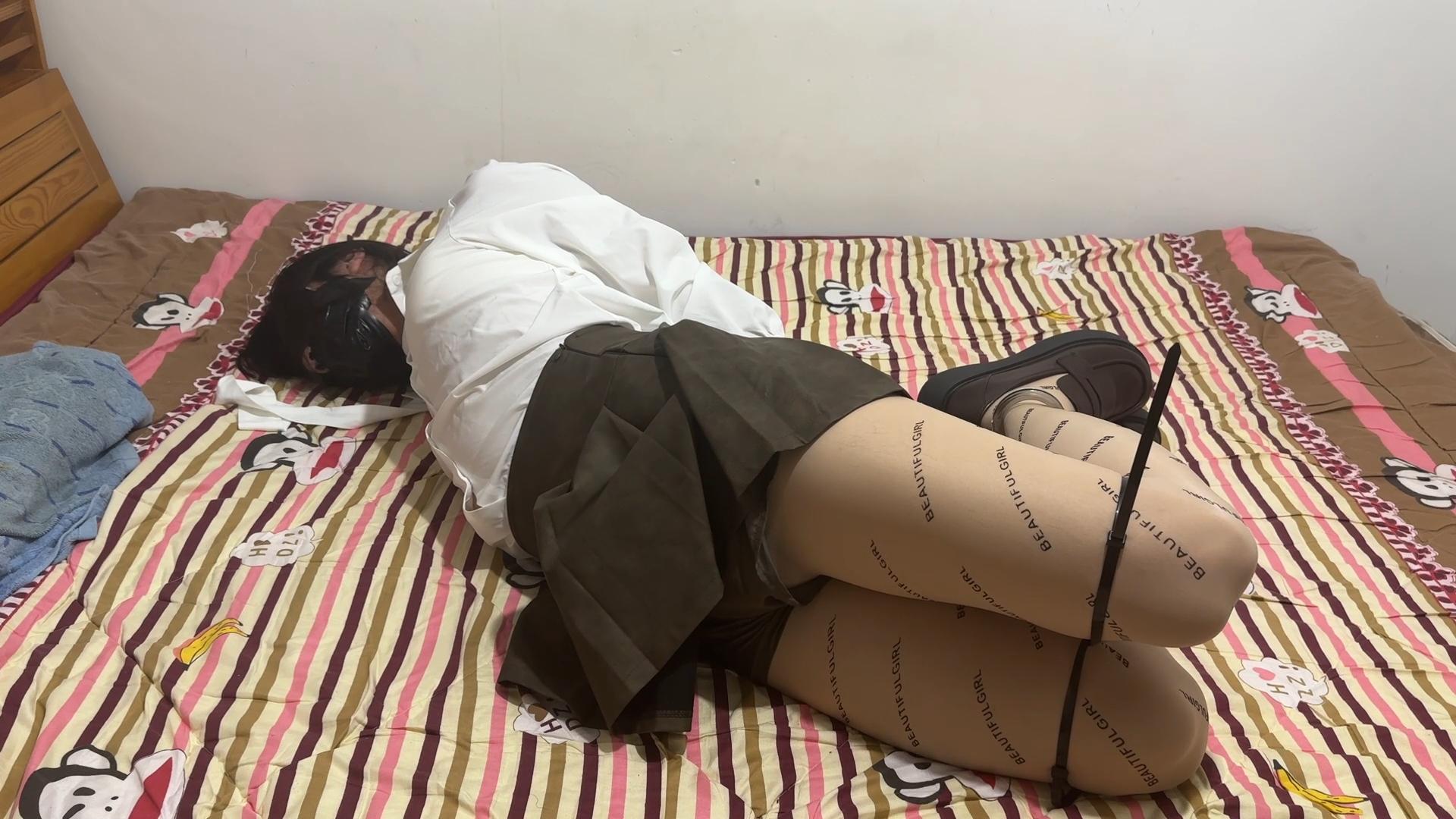 定拍 可爱的小南娘塞上刚塞 感官封闭自缚挣脱