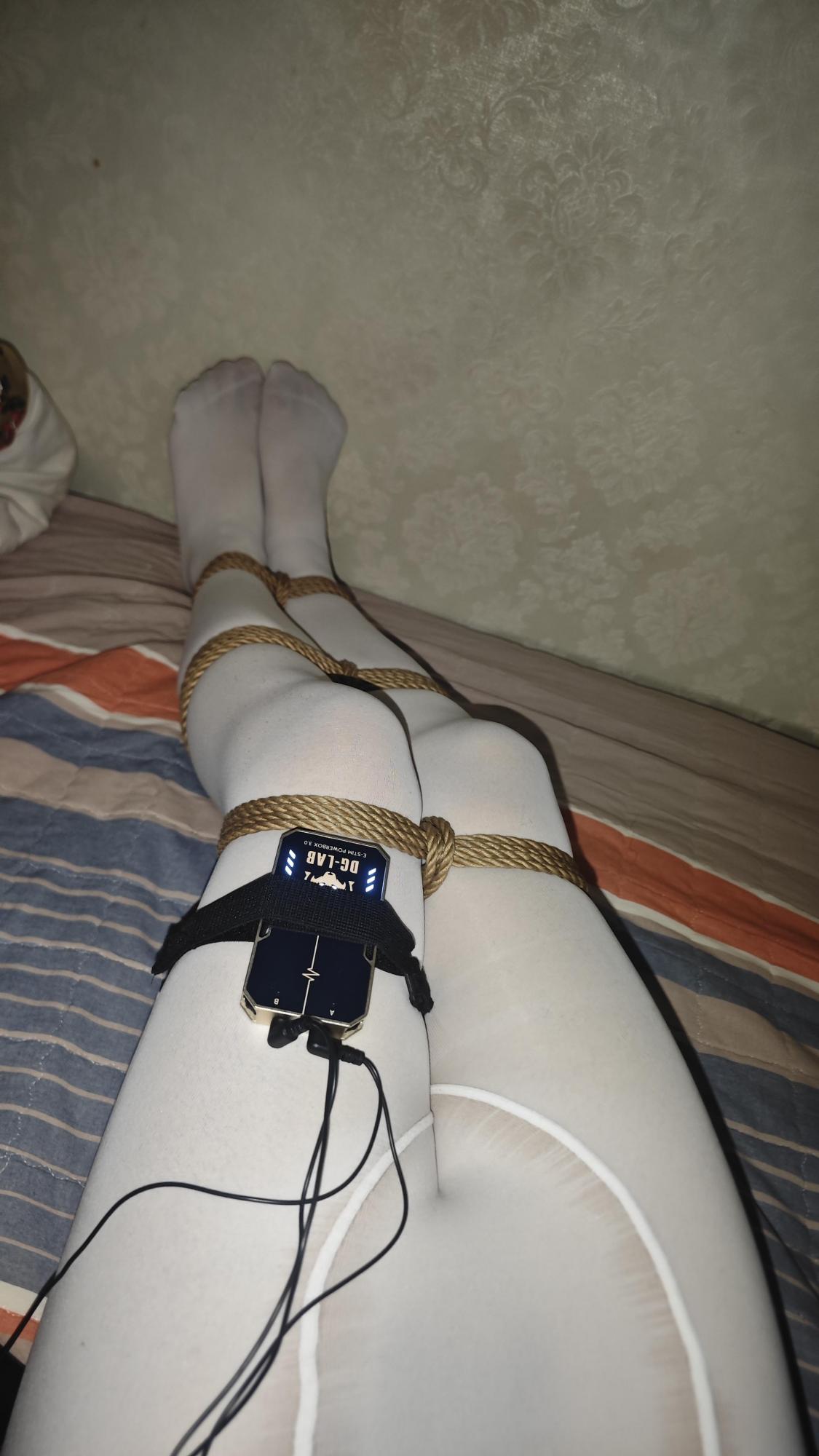 白丝捆绑高强度电击