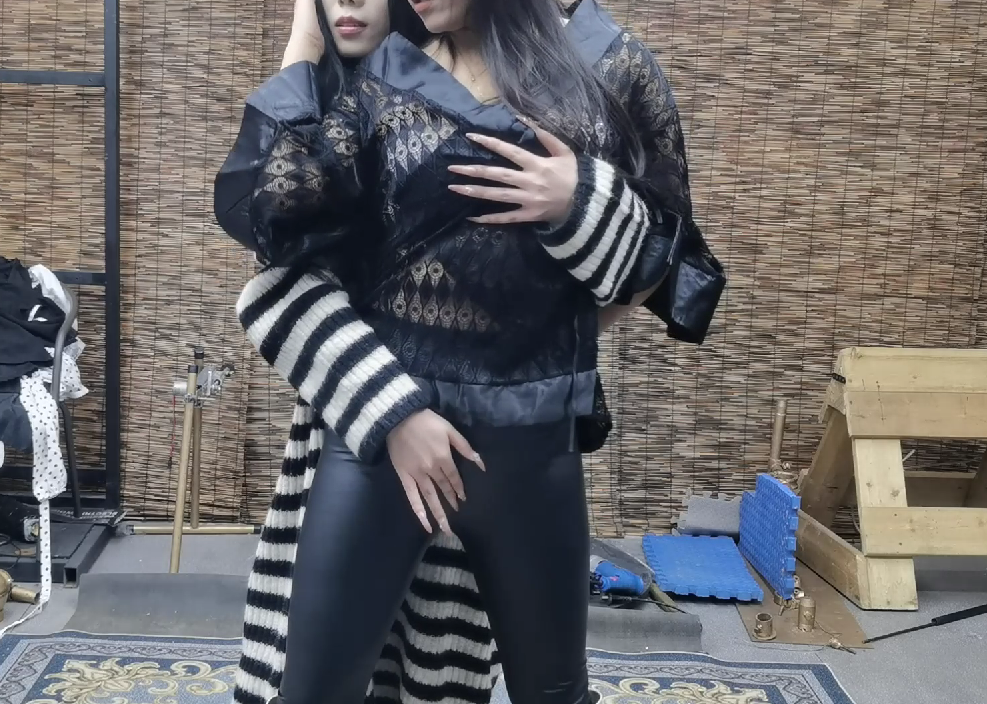 皮裤长靴姐姐被妹妹捆绑玩弄 女女百合调教1