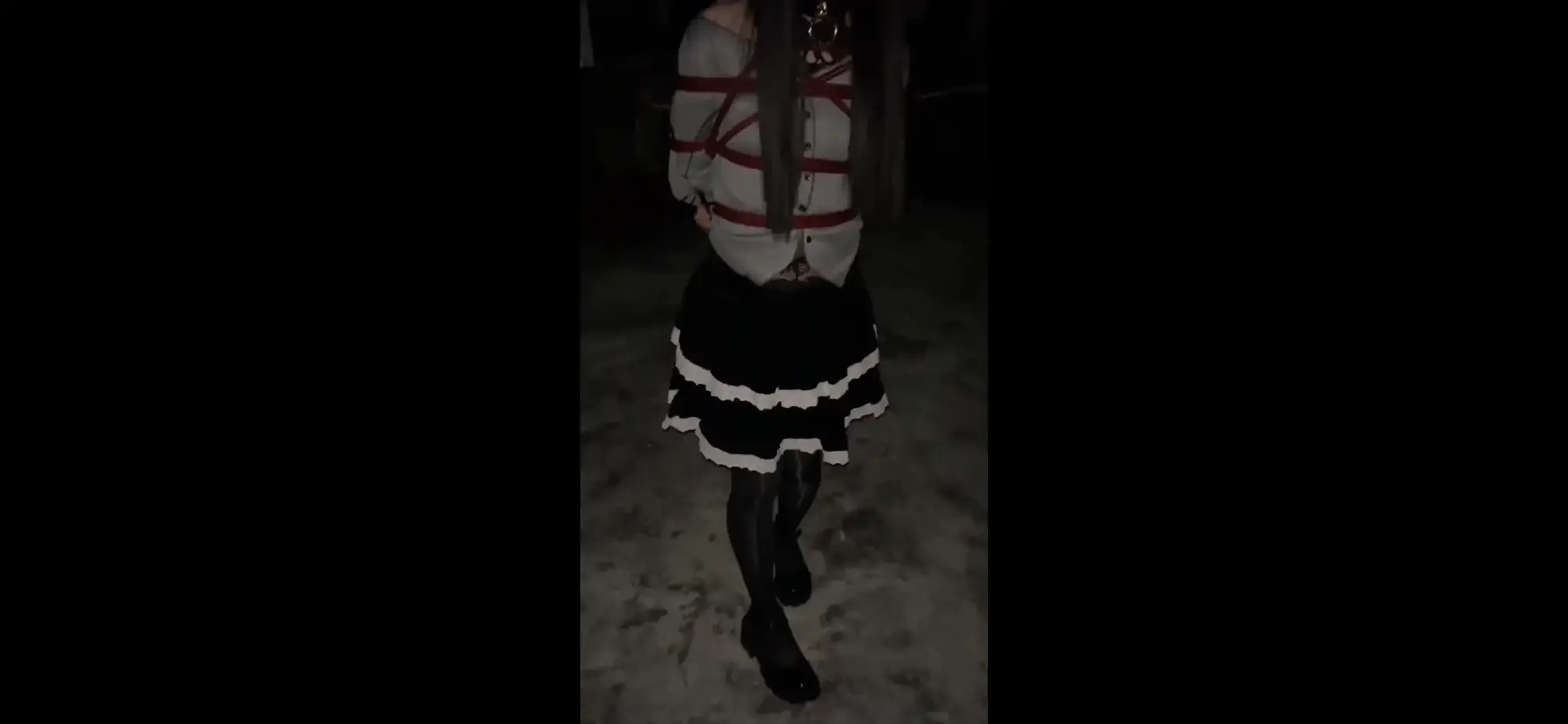 男娘小m驷马紧缚挑战 小m很卖力挣扎却很安静 直到筋疲力尽还在努力 她是否能挣脱掉呢