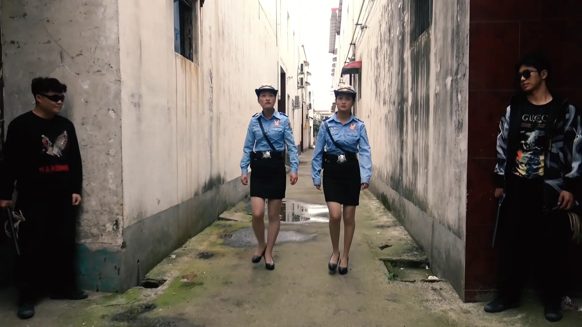 《陷落人窝》 《陷落人窝》