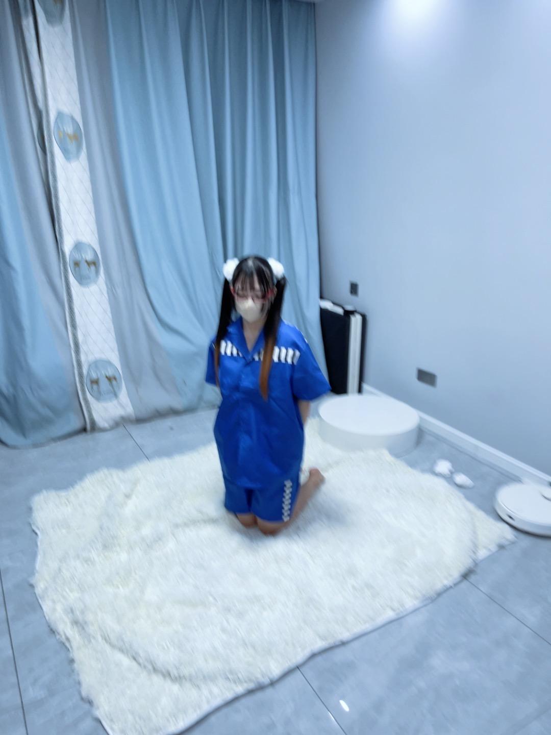 死囚体验(上)-女囚题材精品作品,填表、搜身、换衣、上镣、打脚心(重)、体罚、拘束过夜 死囚体验(上)-女囚题材精品作品,填表、搜身、换衣、上镣、打脚心(重)、体罚、拘束过夜