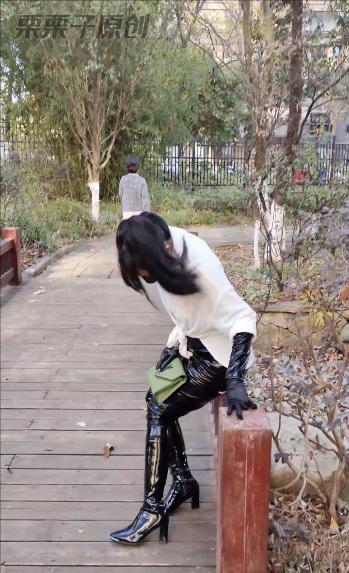 【栗栗子原创】《被命令的女销售员 01/04合集》户外、小区TJ、商场TJ、跑步机TJ、路边失禁、OL、高跟鞋、龟甲缚、胸缚 【栗栗子原创】《被命令的女销售员 01/04合集》户外、小区TJ、商场TJ、跑步机TJ、路边失禁、OL、高跟鞋、龟甲缚、胸缚