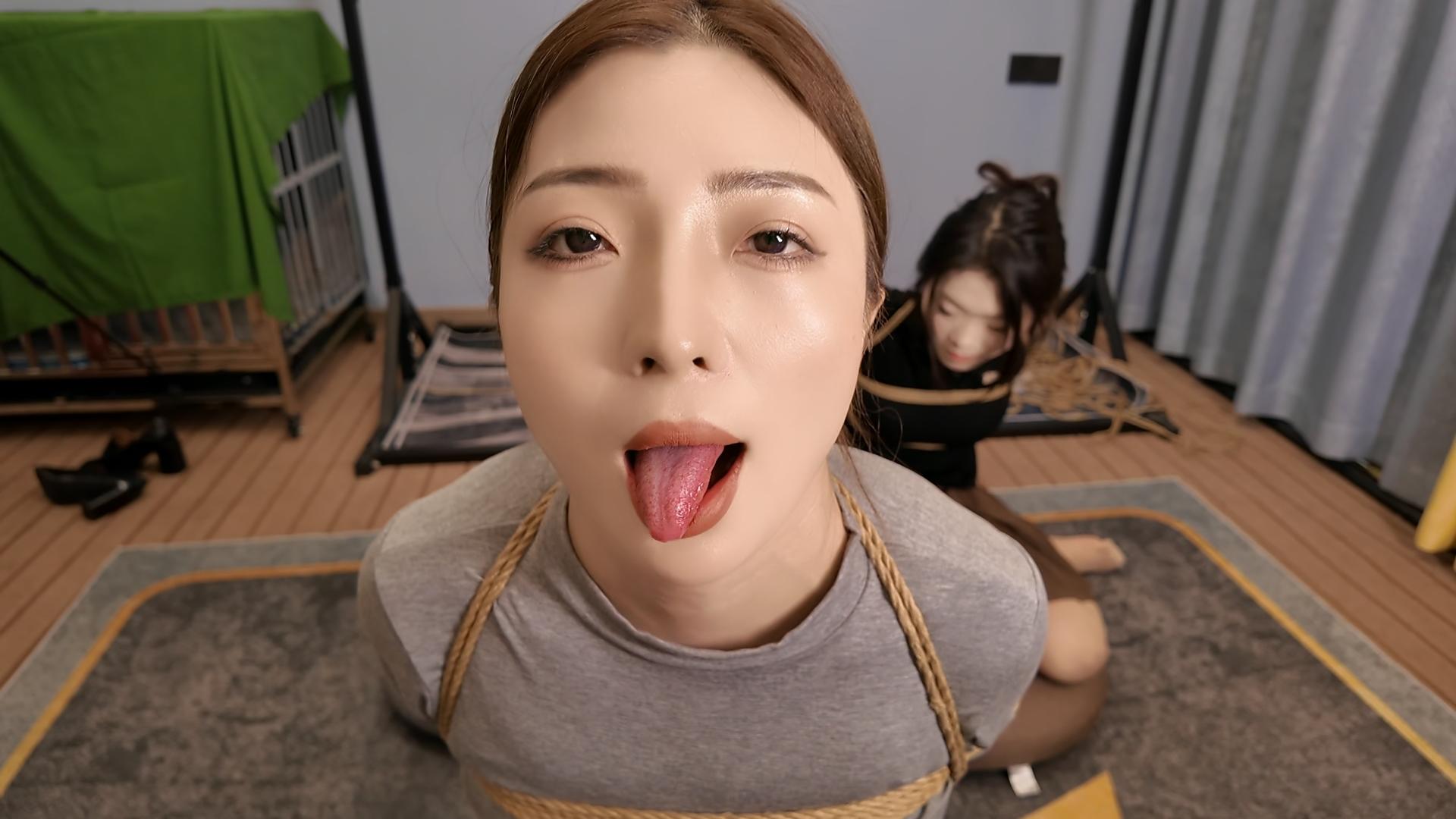 紧缚小夏与佳佳 后手观音 直臂 鞭打 跪 调 紧缚小夏与佳佳 后手观音 直臂 鞭打 跪 调