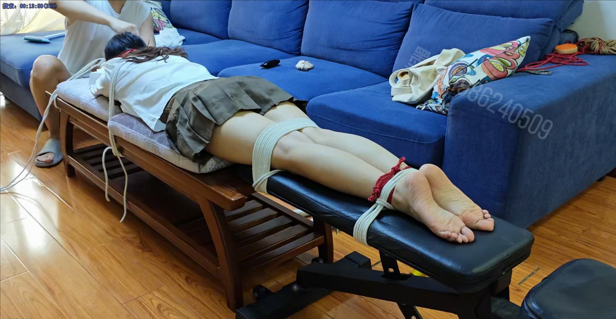 挠痒+鞭打 过程意外抽筋 疯狂挠脚 挠痒+鞭打 过程意外抽筋 疯狂挠脚