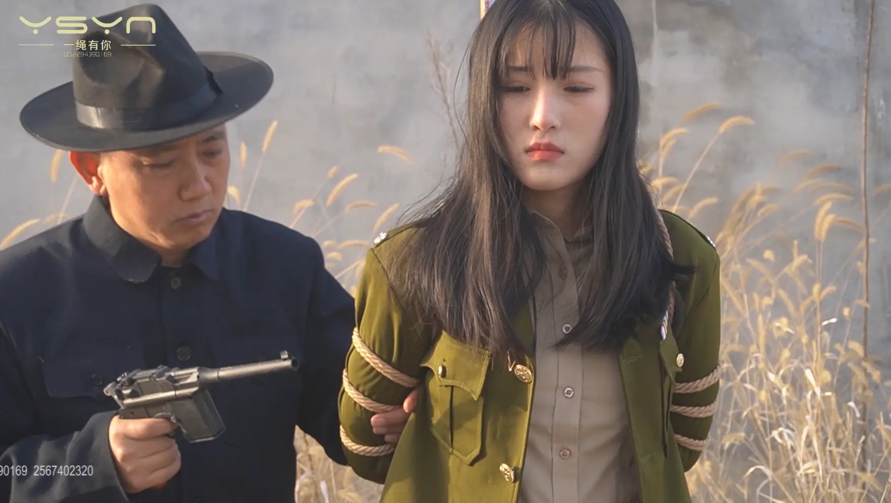 【血色潜伏】潜伏女孩惨遭捆绑吊打老虎凳铁钳子刷子挠脚心驷马吊起打虐不屈五花大绑插牌被枪决 【血色潜伏】潜伏女孩惨遭捆绑吊打老虎凳铁钳子刷子挠脚心驷马吊起打虐不屈五花大绑插牌被枪决