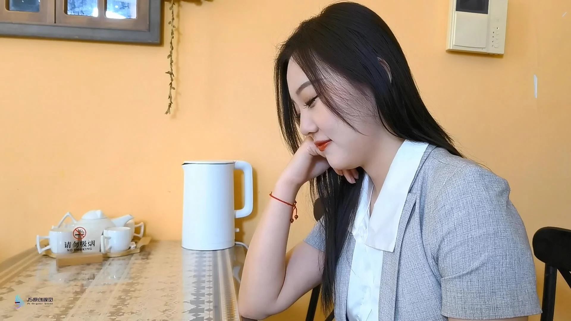 《女贼与女主人》 昏迷 挣扎 女调女 蠕动 挑逗 玩弄 摩擦丝袜 捆绑 挣脱 迷晕 入室 《女贼与女主人》 昏迷 挣扎 女调女 蠕动 挑逗 玩弄 摩擦丝袜 捆绑 挣脱 迷晕 入室