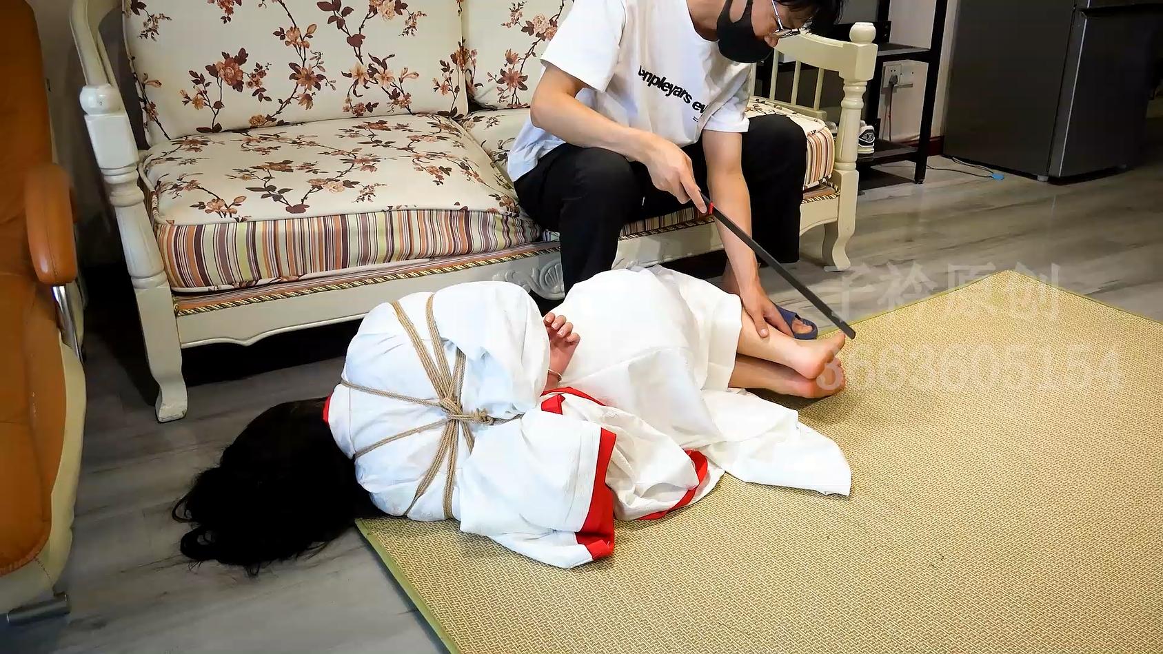 沐子 汉服 耳光 SP 电击鞭 TK挠脚 搜身 沐子 汉服 耳光 SP 电击鞭 TK挠脚 搜身