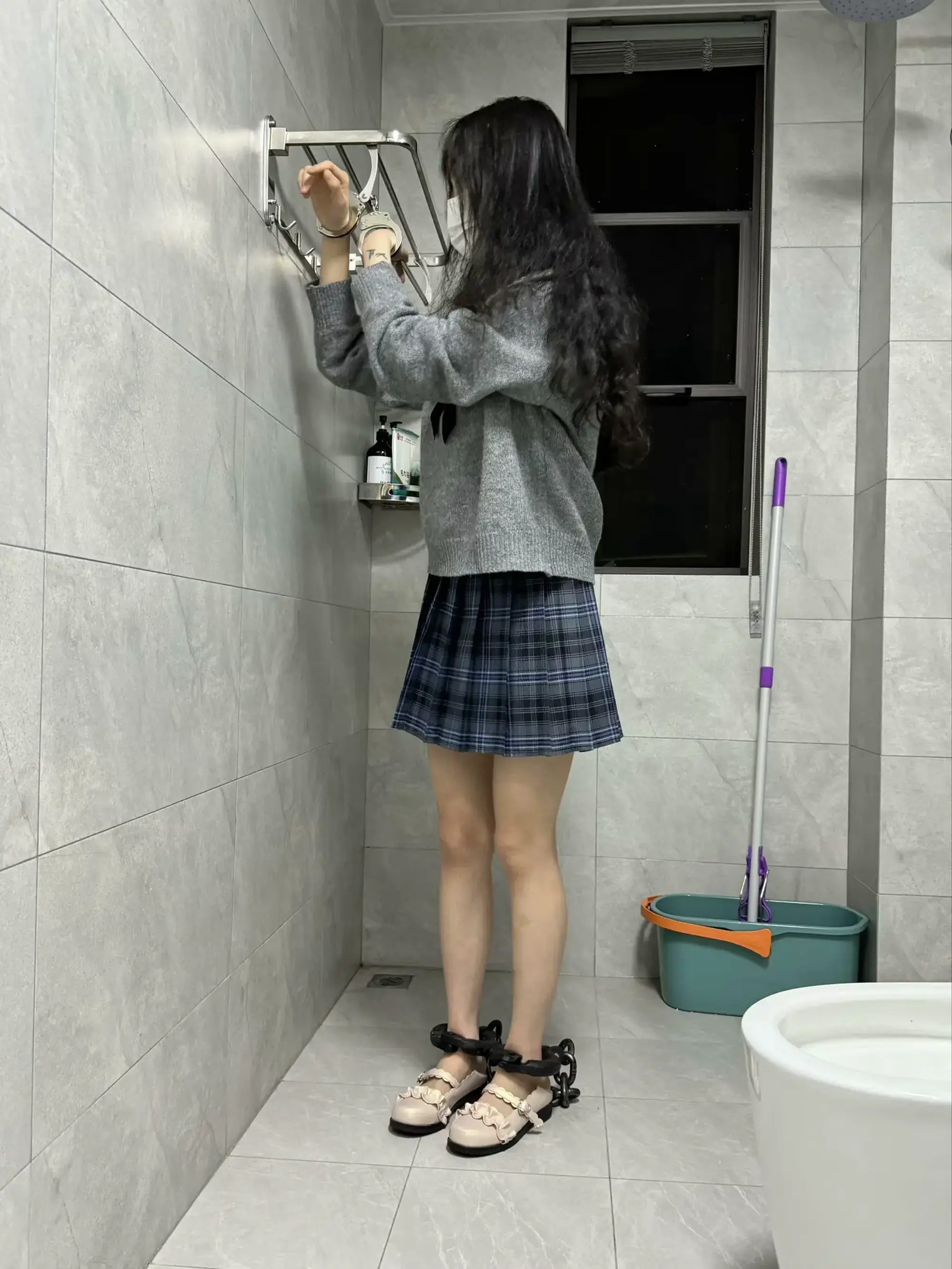 两个妹子的镣铐游戏(1) 两个妹子的镣铐游戏(1)